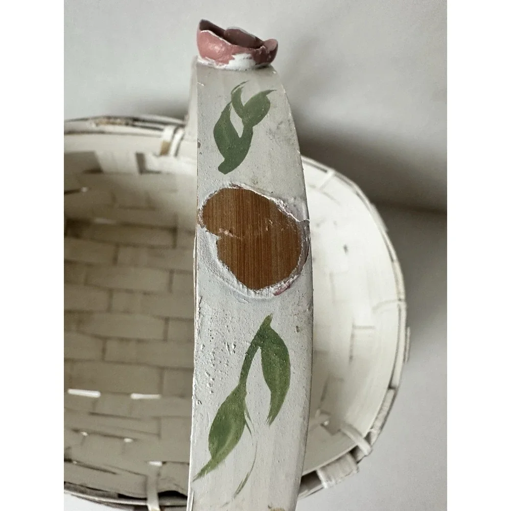Vtg Shabby Chic Woven Wood Basket With Handle/Pink Ceramic Roses/Green Vines